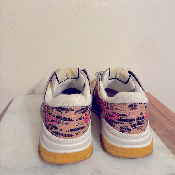 Gucci sneakers - Picture 9 of 11